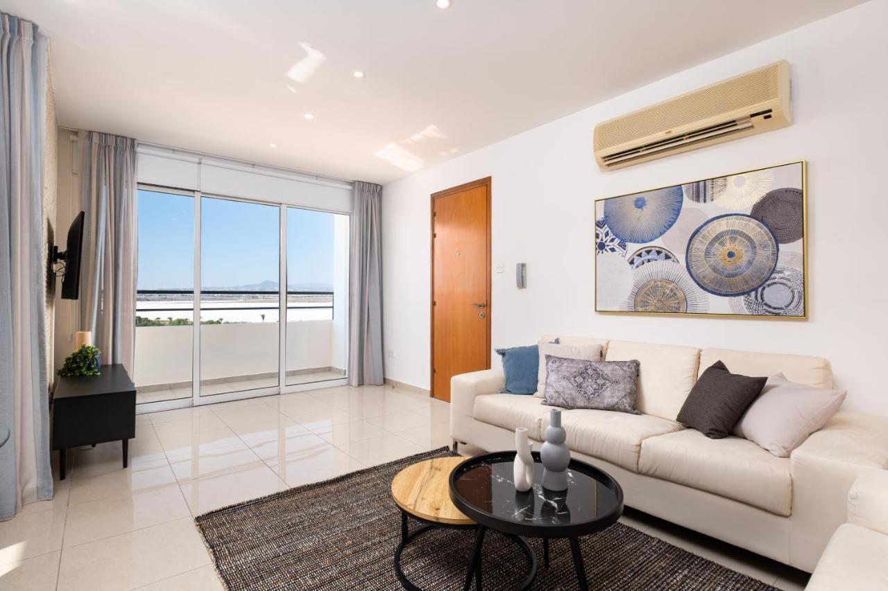 Appartement The Saline Views Makenzy à Larnaca Extérieur photo
